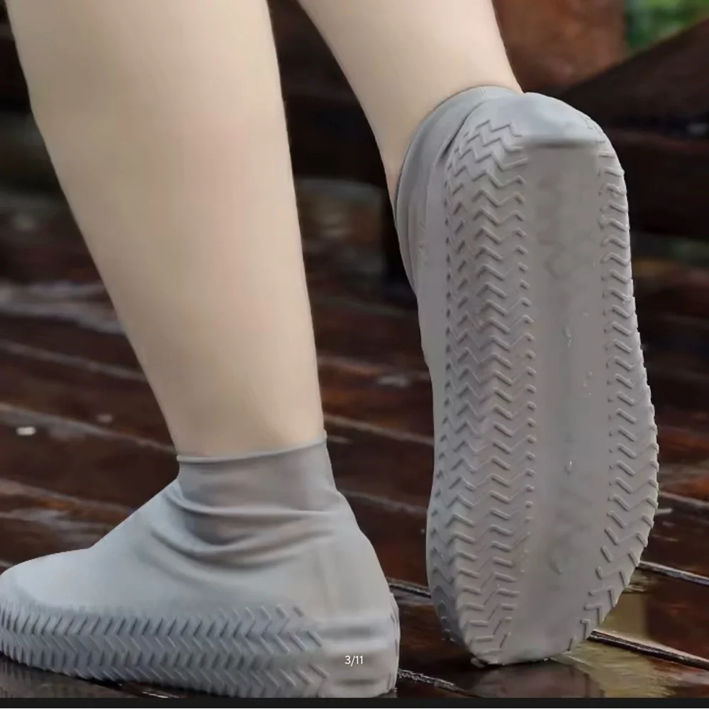 STAY DRY WITH THESE‎ WATERPROOF SHOE COVERS